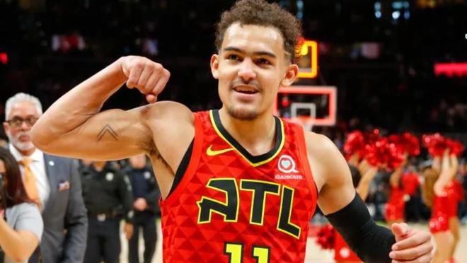 篮球湖人球员场上发挥获得球迷认可（湖人球员赛场精彩发挥赢得球迷赞誉）