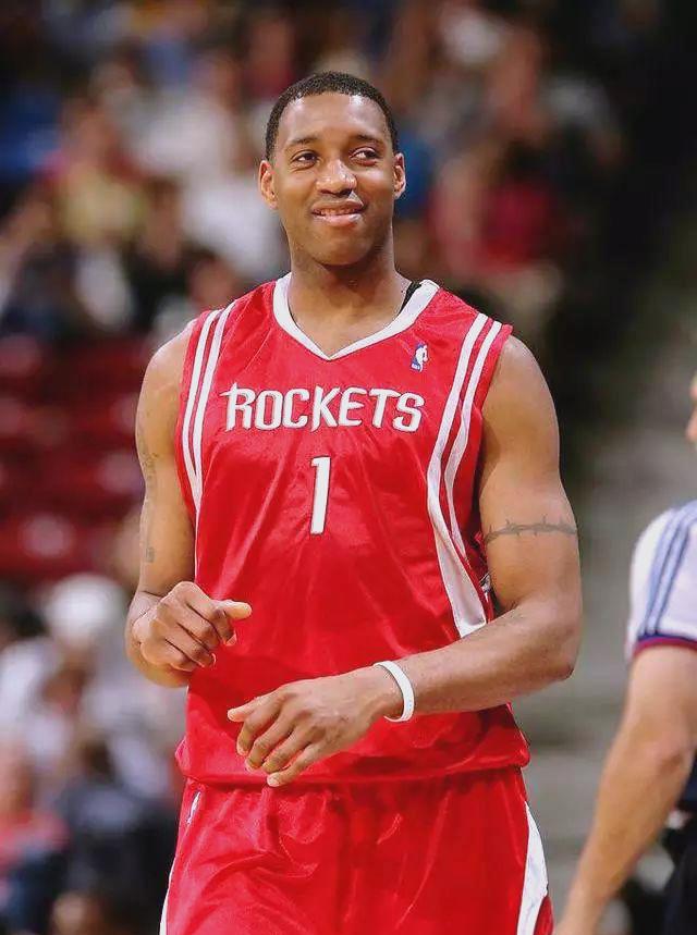 瓦基弗银行女排新赛季冲欧冠决赛主帅：很幸运能拥有博斯科维奇（瓦基弗银行女排冲击新季欧冠决赛 主帅：拥有博斯科维奇很幸运）