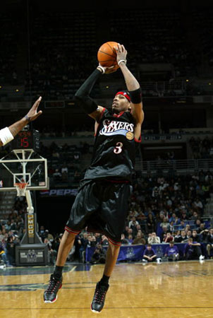 文班的法国老乡！萨尔上半场9投6中&三分2中2 砍下14分（文班法国同乡萨尔半场火热：9投6中，三分2投全中，拿下14分）