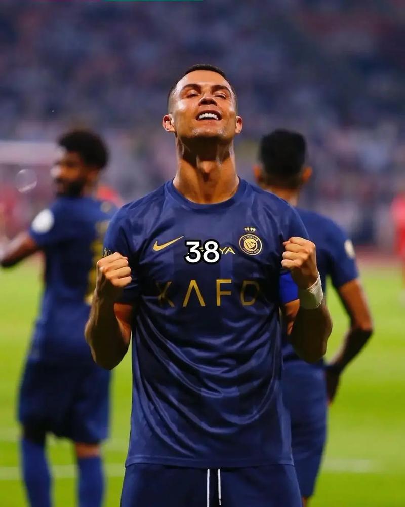 凯恩：今年最难忘是德甲夺冠，球迷高唱我的名字令我心潮澎湃（凯恩：德甲封王是我今年最难忘，球迷齐声呼名让我热血沸腾）